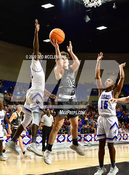 Thumbnail 2 in Nevada vs. Izard County (AAA 1A State Final) photogallery.