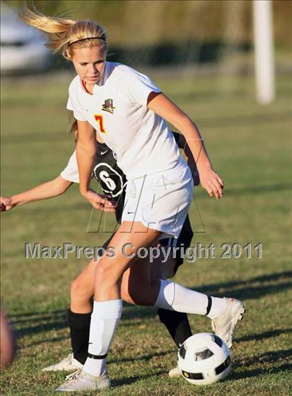 Thumbnail 2 in Sevier County vs Science Hill (Region 1-AAA Championship) photogallery.