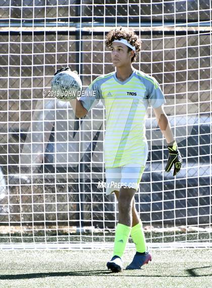 Thumbnail 1 in Taos vs. Valley (NMAA 4A First Round Playoff) photogallery.
