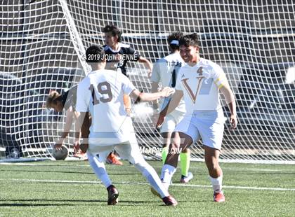 Thumbnail 2 in Taos vs. Valley (NMAA 4A First Round Playoff) photogallery.