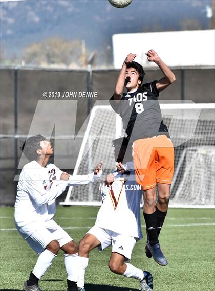Thumbnail 3 in Taos vs. Valley (NMAA 4A First Round Playoff) photogallery.