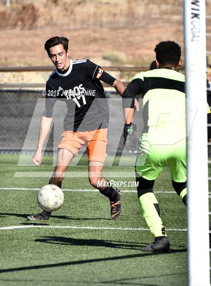 Thumbnail 2 in Taos vs. Valley (NMAA 4A First Round Playoff) photogallery.