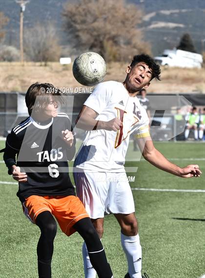 Thumbnail 1 in Taos vs. Valley (NMAA 4A First Round Playoff) photogallery.