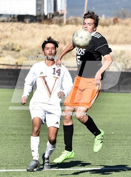 Thumbnail 3 in Taos vs. Valley (NMAA 4A First Round Playoff) photogallery.