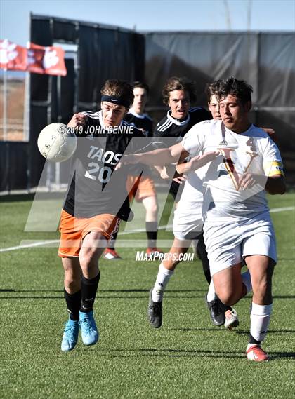 Thumbnail 2 in Taos vs. Valley (NMAA 4A First Round Playoff) photogallery.