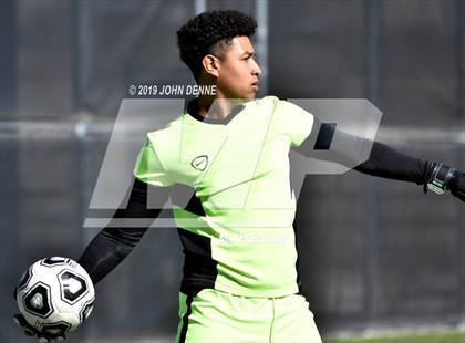 Thumbnail 2 in Taos vs. Valley (NMAA 4A First Round Playoff) photogallery.