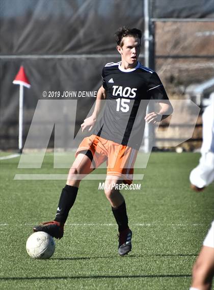 Thumbnail 2 in Taos vs. Valley (NMAA 4A First Round Playoff) photogallery.