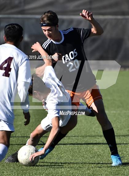 Thumbnail 1 in Taos vs. Valley (NMAA 4A First Round Playoff) photogallery.