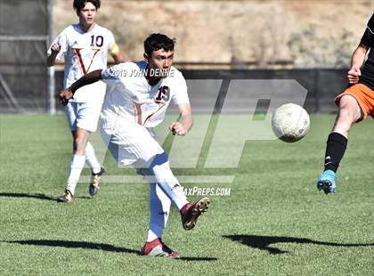 Thumbnail 2 in Taos vs. Valley (NMAA 4A First Round Playoff) photogallery.