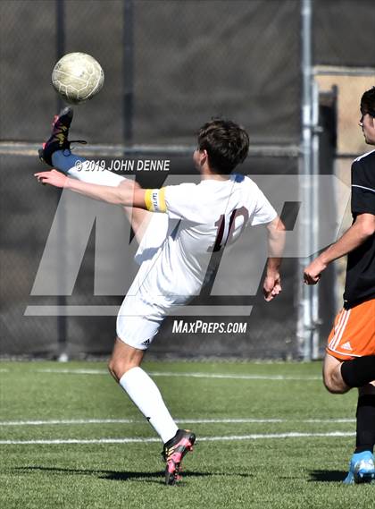 Thumbnail 2 in Taos vs. Valley (NMAA 4A First Round Playoff) photogallery.
