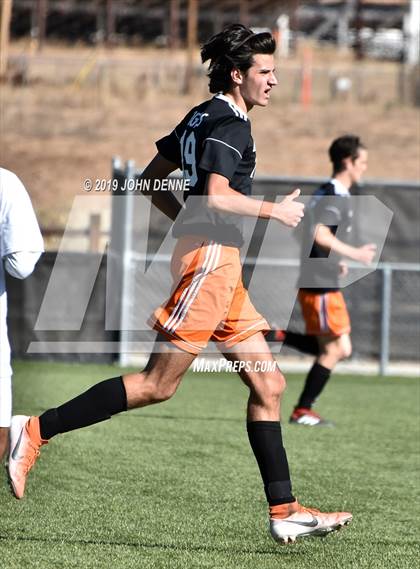 Thumbnail 1 in Taos vs. Valley (NMAA 4A First Round Playoff) photogallery.