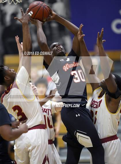Thumbnail 3 in Liberty vs. McClymonds (Damian Lillard Classic) photogallery.