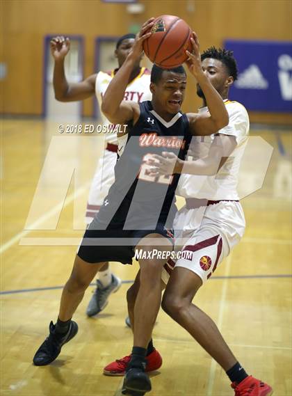 Thumbnail 2 in Liberty vs. McClymonds (Damian Lillard Classic) photogallery.