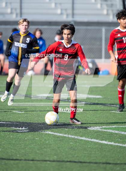 Thumbnail 2 in Hoover vs. Auburndale ( SoCal HS Classic) photogallery.