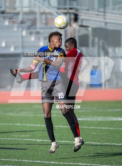 Thumbnail 3 in Hoover vs. Auburndale ( SoCal HS Classic) photogallery.