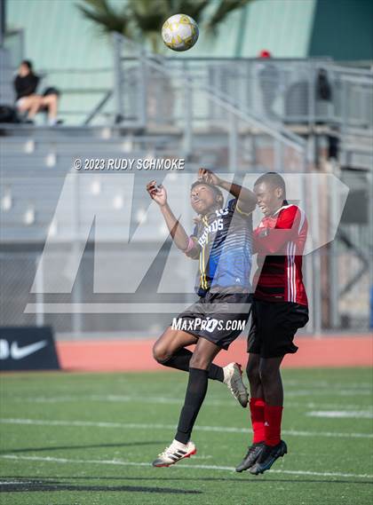 Thumbnail 3 in Hoover vs. Auburndale ( SoCal HS Classic) photogallery.