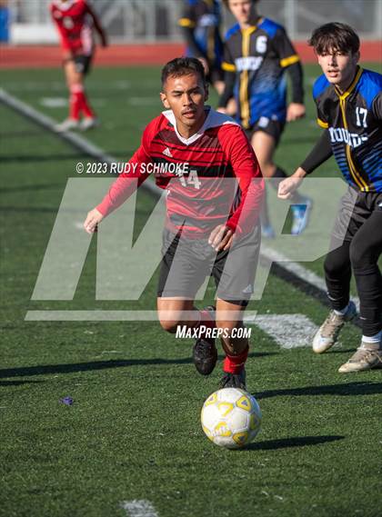 Thumbnail 2 in Hoover vs. Auburndale ( SoCal HS Classic) photogallery.
