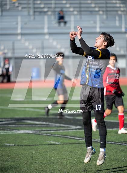 Thumbnail 2 in Hoover vs. Auburndale ( SoCal HS Classic) photogallery.