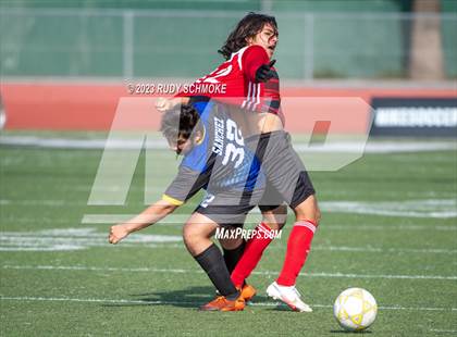 Thumbnail 3 in Hoover vs. Auburndale ( SoCal HS Classic) photogallery.