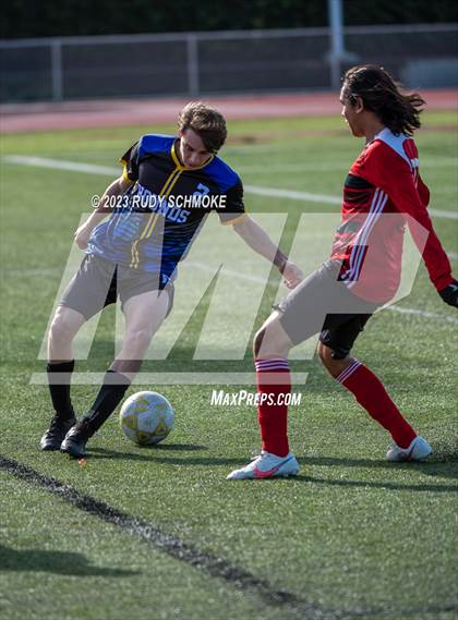 Thumbnail 2 in Hoover vs. Auburndale ( SoCal HS Classic) photogallery.