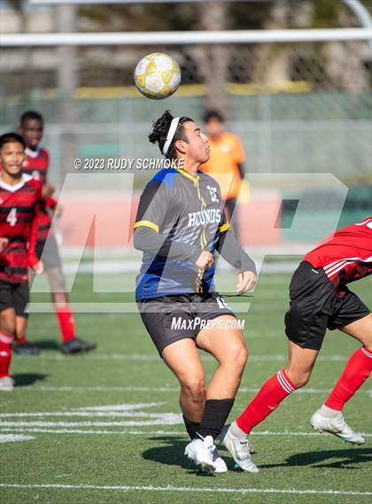 Thumbnail 3 in Hoover vs. Auburndale ( SoCal HS Classic) photogallery.