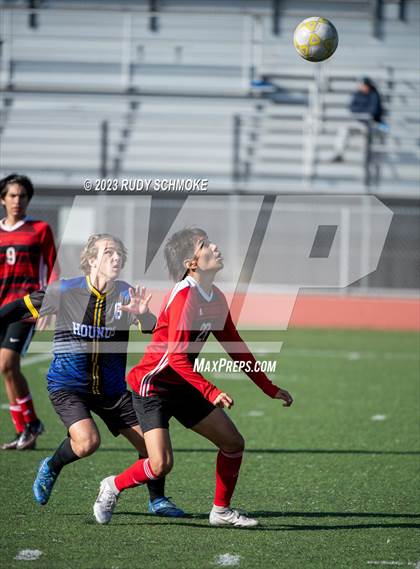 Thumbnail 3 in Hoover vs. Auburndale ( SoCal HS Classic) photogallery.