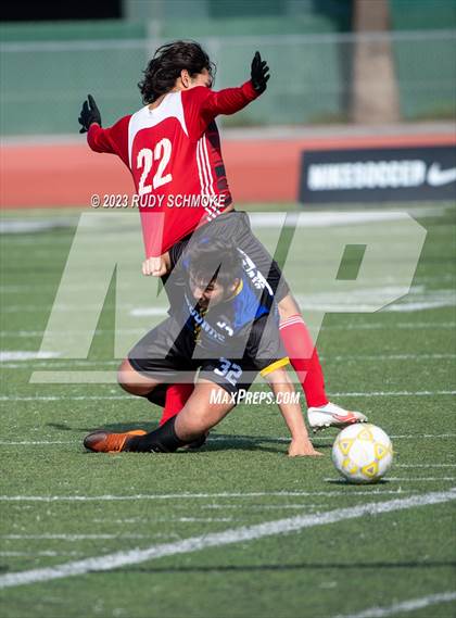 Thumbnail 3 in Hoover vs. Auburndale ( SoCal HS Classic) photogallery.