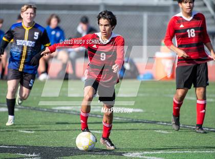Thumbnail 3 in Hoover vs. Auburndale ( SoCal HS Classic) photogallery.