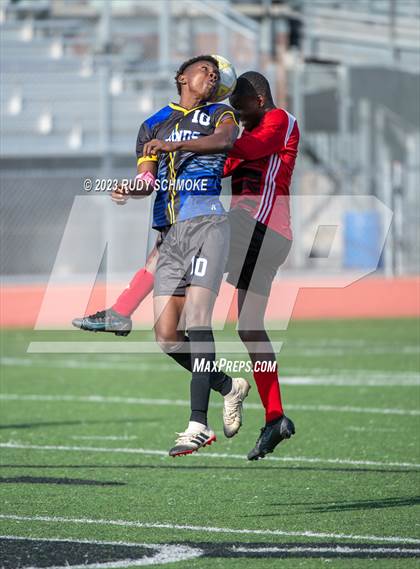 Thumbnail 2 in Hoover vs. Auburndale ( SoCal HS Classic) photogallery.