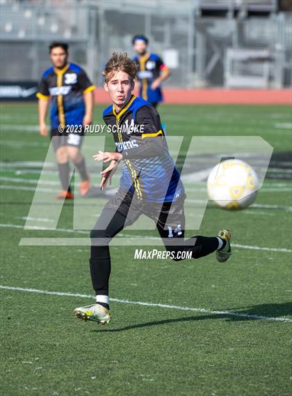 Thumbnail 3 in Hoover vs. Auburndale ( SoCal HS Classic) photogallery.