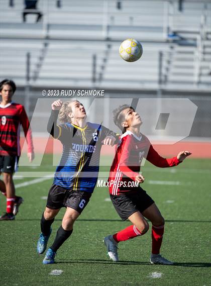 Thumbnail 2 in Hoover vs. Auburndale ( SoCal HS Classic) photogallery.