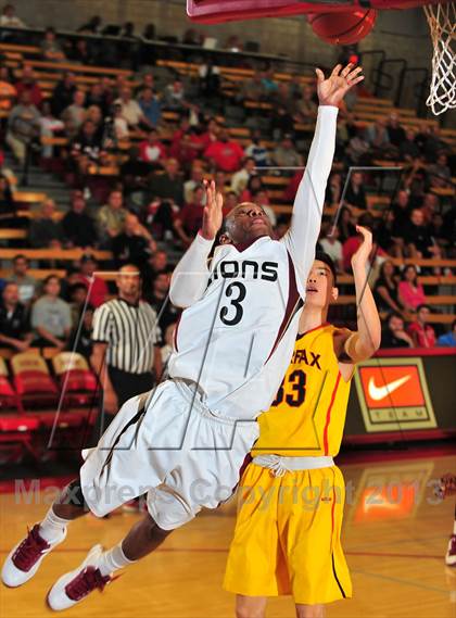 Thumbnail 2 in JSerra Catholic vs. Fairfax (Nike Extravaganza) photogallery.