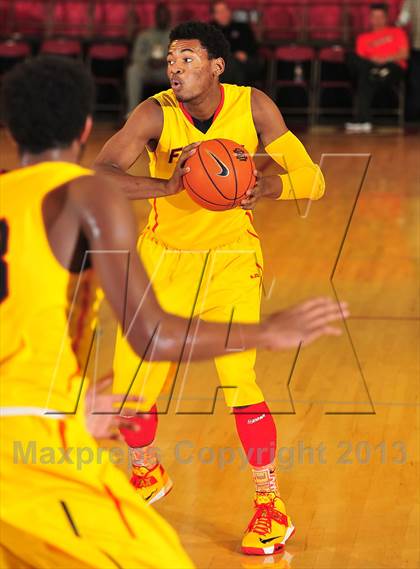 Thumbnail 1 in JSerra Catholic vs. Fairfax (Nike Extravaganza) photogallery.