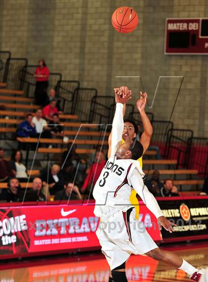 Thumbnail 2 in JSerra Catholic vs. Fairfax (Nike Extravaganza) photogallery.