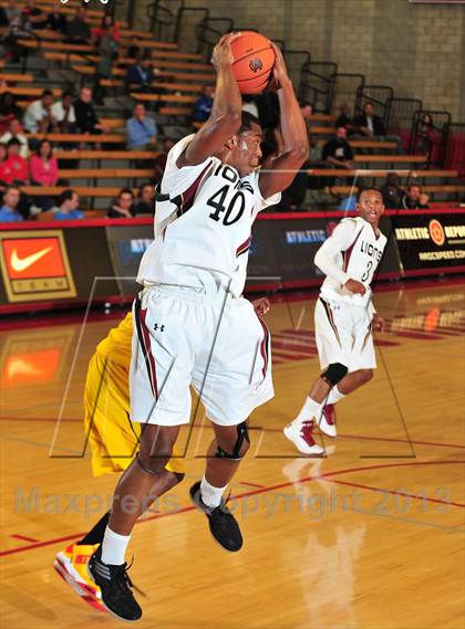Thumbnail 3 in JSerra Catholic vs. Fairfax (Nike Extravaganza) photogallery.