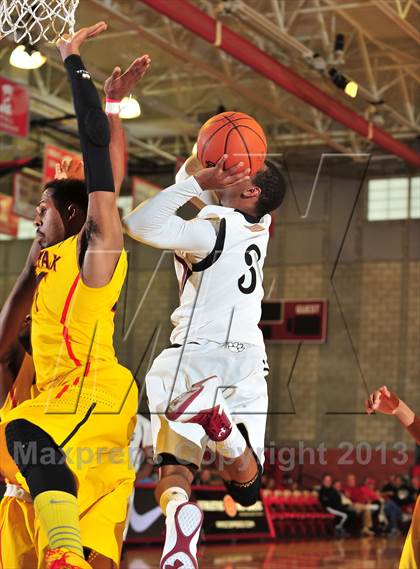 Thumbnail 2 in JSerra Catholic vs. Fairfax (Nike Extravaganza) photogallery.