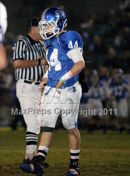 Thumbnail 3 in Hoover vs. Burbank photogallery.