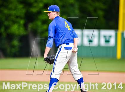 Thumbnail 1 in Sunnyvale vs Grandview (UIL 2A Regional Semifinal Playoff) photogallery.