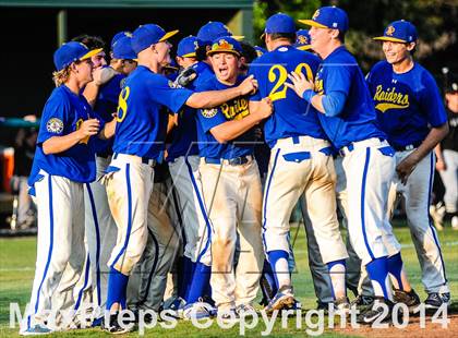 Thumbnail 1 in Sunnyvale vs Grandview (UIL 2A Regional Semifinal Playoff) photogallery.
