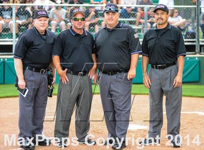 Thumbnail 1 in Sunnyvale vs Grandview (UIL 2A Regional Semifinal Playoff) photogallery.