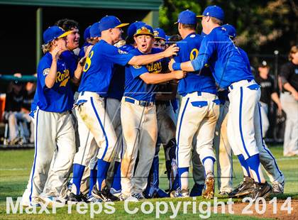 Thumbnail 3 in Sunnyvale vs Grandview (UIL 2A Regional Semifinal Playoff) photogallery.