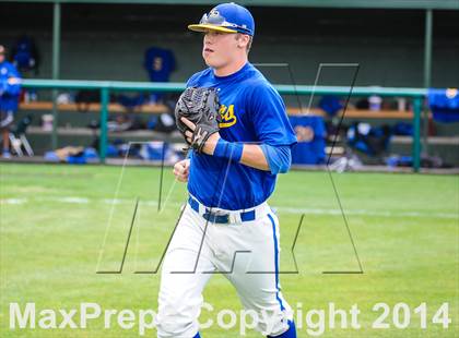 Thumbnail 3 in Sunnyvale vs Grandview (UIL 2A Regional Semifinal Playoff) photogallery.