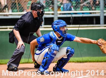 Thumbnail 3 in Sunnyvale vs Grandview (UIL 2A Regional Semifinal Playoff) photogallery.