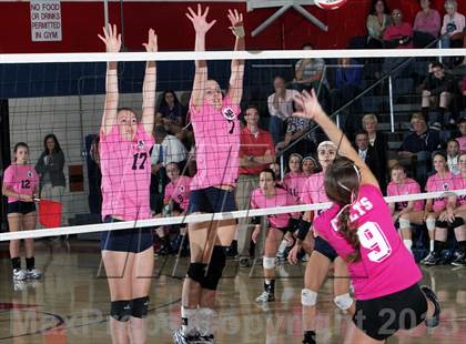 Thumbnail 3 in Chartiers Valley vs. Mt. Lebanon photogallery.