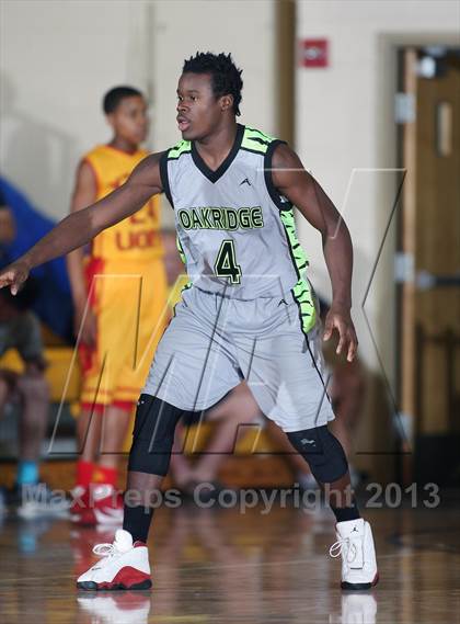 Thumbnail 3 in Oak Ridge vs. Yates (City of Palms Classic) photogallery.