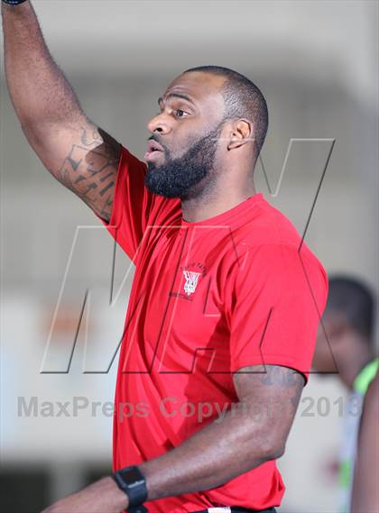Thumbnail 3 in Oak Ridge vs. Yates (City of Palms Classic) photogallery.