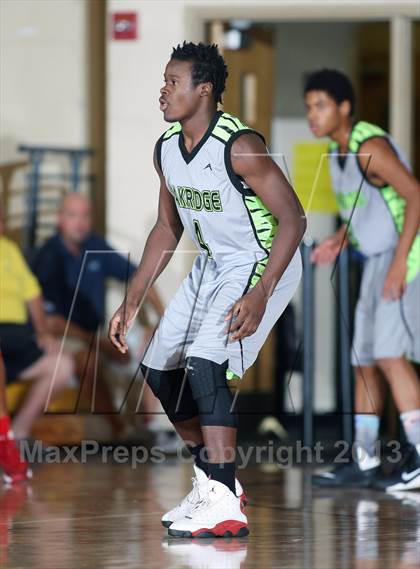 Thumbnail 2 in Oak Ridge vs. Yates (City of Palms Classic) photogallery.