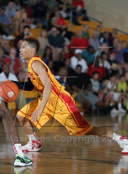 Thumbnail 2 in Oak Ridge vs. Yates (City of Palms Classic) photogallery.