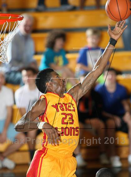 Thumbnail 3 in Oak Ridge vs. Yates (City of Palms Classic) photogallery.