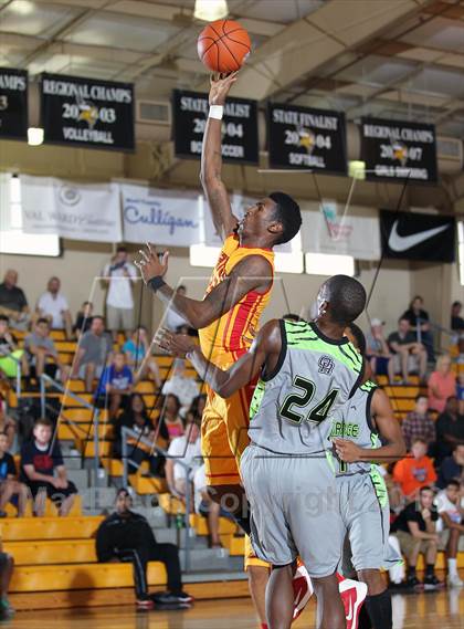 Thumbnail 1 in Oak Ridge vs. Yates (City of Palms Classic) photogallery.